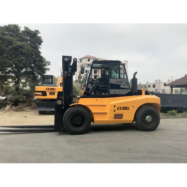 Factory Workshop Diesel Forklift Truck 15 Ton Capacity 1800mm Fork Length