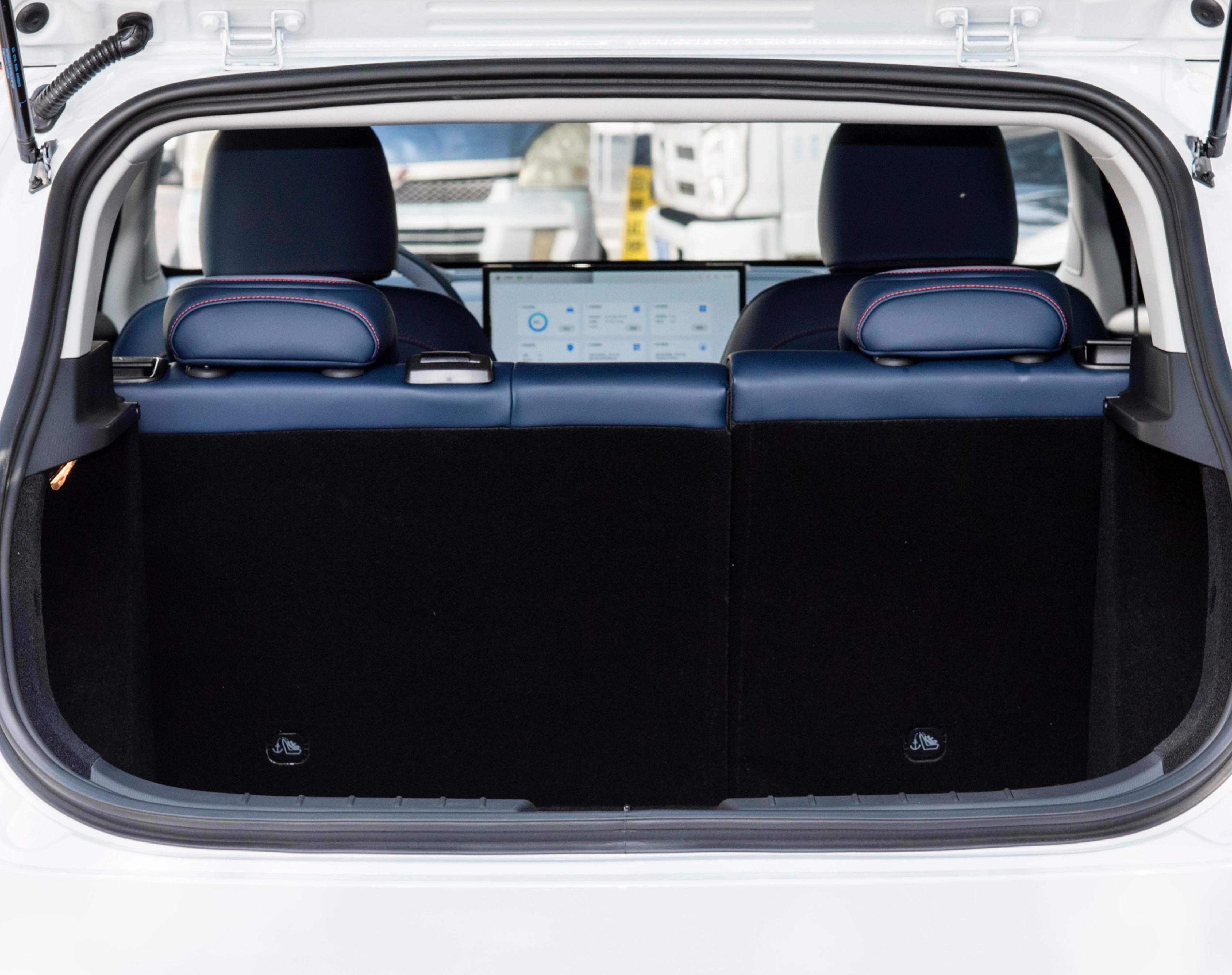 Geely Geometry M6 Электрический компактный внедорожник Дальность 580 км для городского транспорта