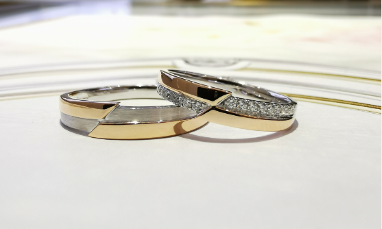 Double Color Mosaic Geometric 9g 18k Gold Wedding Rings