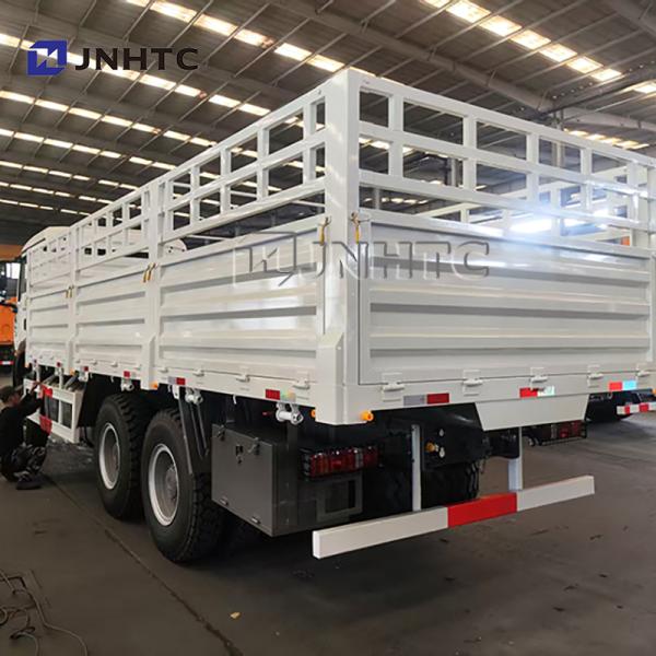 Sinotruk HOWO TX Fence Cargo Truck 6x4 400Hp Cargo Trucks