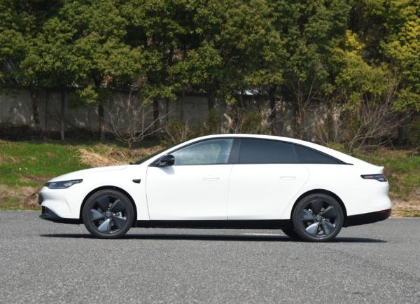 4 Wheel Luxury Leapmotor Electric Car C01 Adult New Hybrid Car