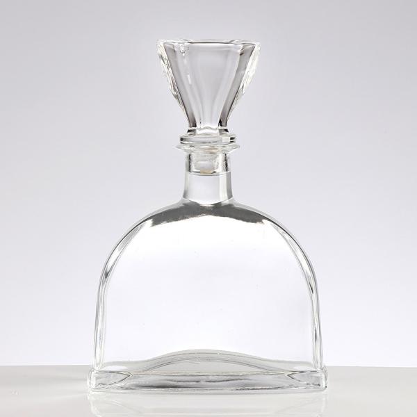Hot Flat Glass Wine Bottle with Screw Cap Capacity 200ml/300ml/500ml/750ml/1000ml