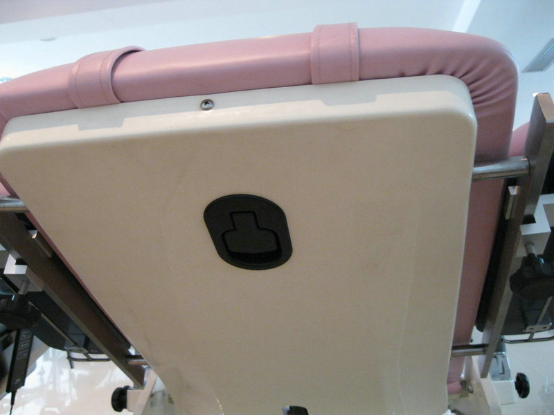 Гинекологический стул рассмотрения