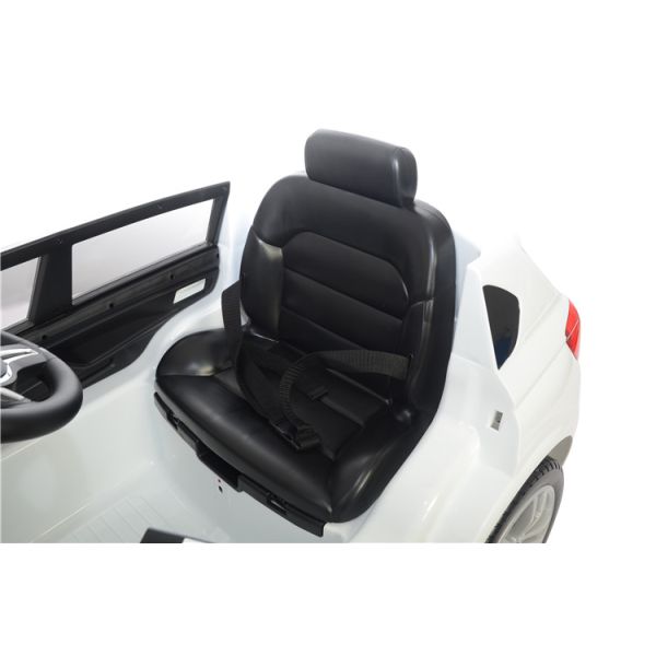 Deje que sus hijos navegan con estilo con esta función de luces eléctricas de plástico