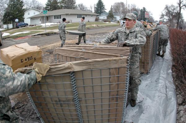 Heavy Duty Hesco Defensive Barriers Bunker , Sand Filled Barriers Long Service Life