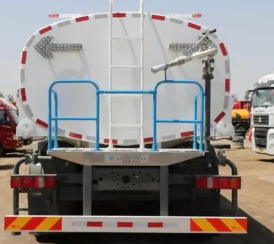 6x4 310HP 14m3 Water Sprinkler Truck with Spraying Tank