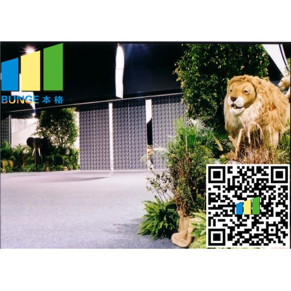 宴会のホールのホテルの操作可能なスライド ガラスは生地のベニヤの積層物を囲みます