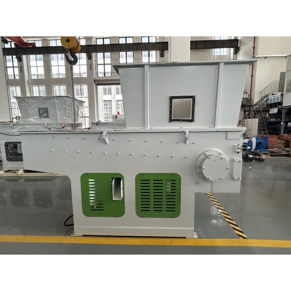 Plastic Recycling Shredder Machine / Bottle Cutter Recycling Crusher Machine