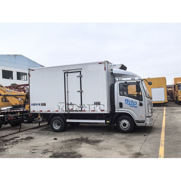 Prix pas cher Vélo à main gauche camion léger 4x2 Shacman Nouveau camion 150 chevaux camion cargo à vendre