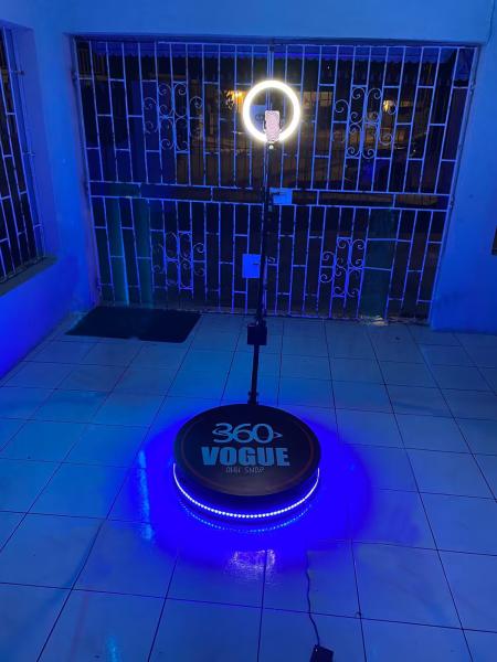 68,80,100, 115cm motor 360 video Photo Booth With wonderful logo