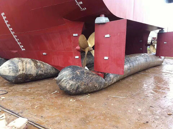 0.19MPa 15m Length Marine Salvage Airbags 65% Natural Rubber Content