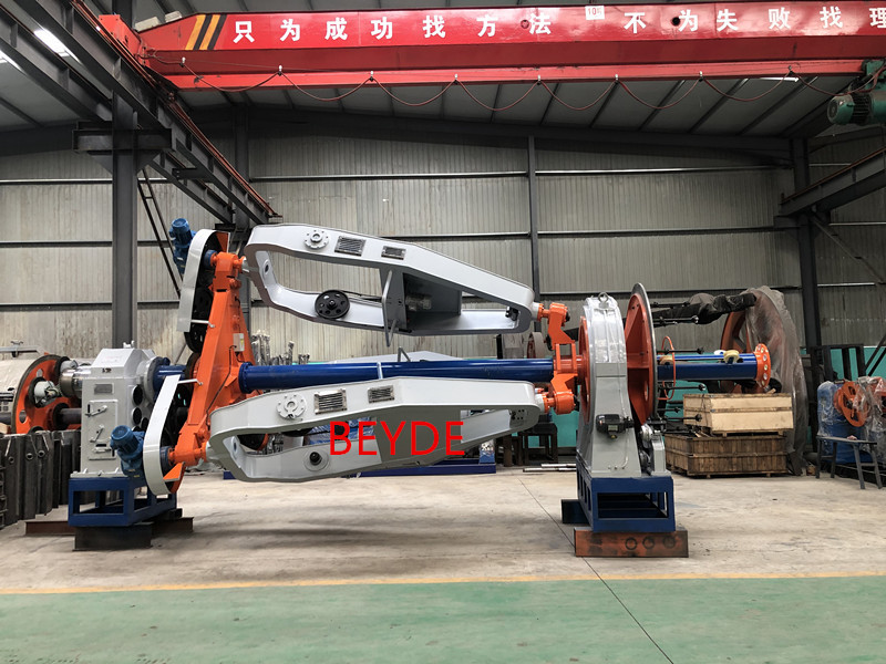 Машина для натягивания кабеля типа колыбели 1250/1+1+3 Планетарная клетка