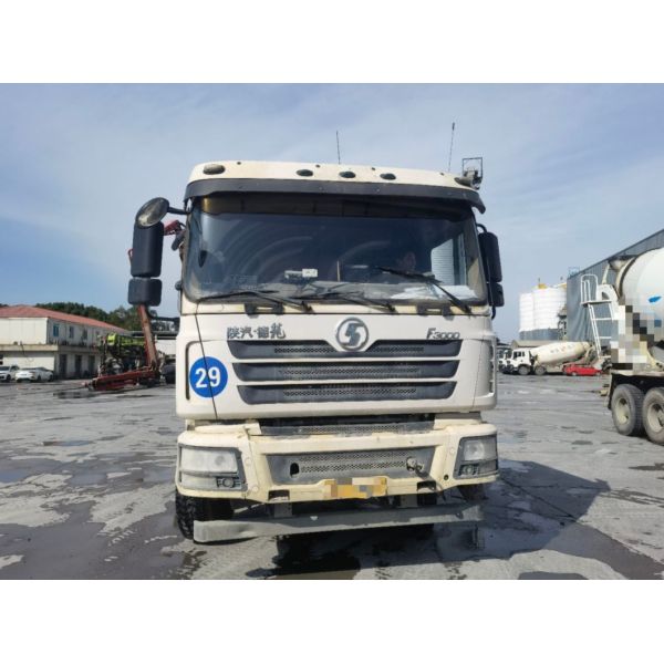 Compact Structure Used Concrete Mixer Trucks 10m3 Cylinder Type
