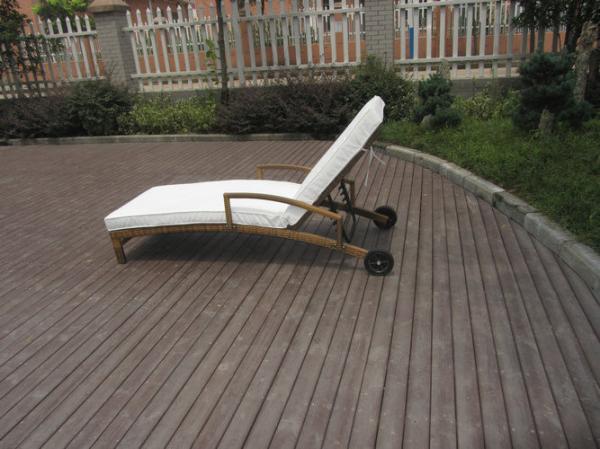 Adjustable Rattan Sun Lounger , Grey Folding Wicker Lounge Chair