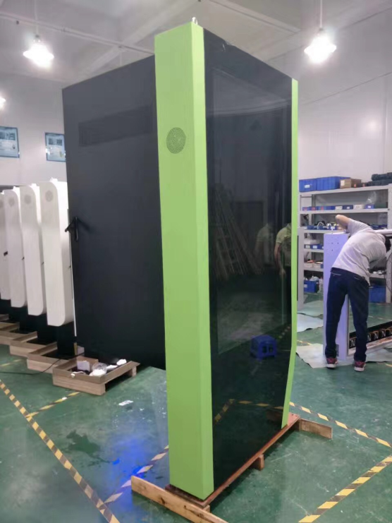 65 Inch Interactive Digital Display Screens , Floor Standing Outdoor Monitor Display