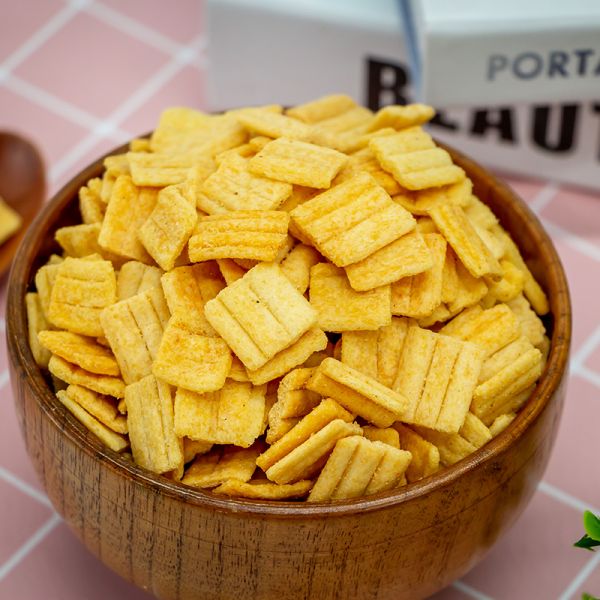 Hot sale Asian snack crayfish flavor rice crust snacks wholesale price rice crackers