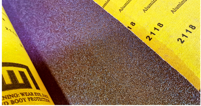 O jumbo revestido dos abrasivos rola a grão do óxido de alumínio, revestimento protetor de pano amarelo