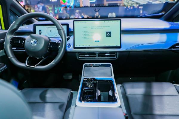 Upgrade Your Driving Experience with the 2024 HYCAN Z03 Electric Driver's Seat Adjustment 5 Seats and Intelligent Features