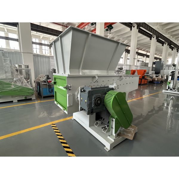 Plastic Recycling Shredder Machine / Bottle Cutter Recycling Crusher Machine