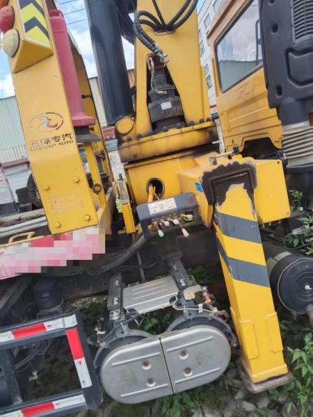 Xg 50 tonnes Cran de camions Équipement de chantier de construction avec cinq bras Cran Jib et en jaune