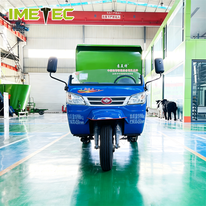 3m³ Capacity Hydraulic Transmission TMR Feed Spreader Truck with Wear-Resistant Manganese Steel Tank for Livestock Feeding