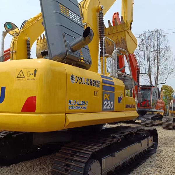 22ton Operating Weight Komatsu PC220 Second Hand Construction Equipment in Market