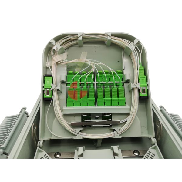 IP65 Outdoor Fiber Optic Splitter Box Wall Mount 16 Cores 1x8 Coupler ABS PC Material