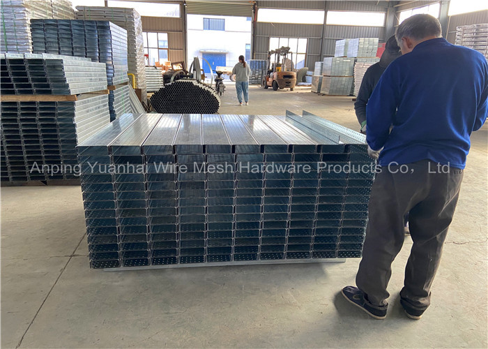 конструкция 1300*203*50mm гальванизировала пефорированные кронштейны Lintel