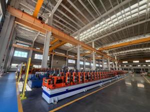 Máquina automática de conformado de rodillos para montaje de paneles solares