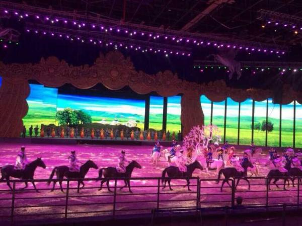 2015 hot sale New invention p8 indoor led smd wall mounted led tri-color display cabinet