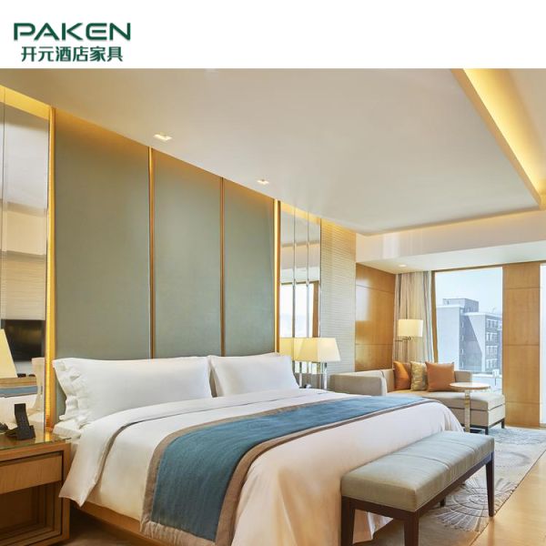 Деревянная мебель спальни квартиры