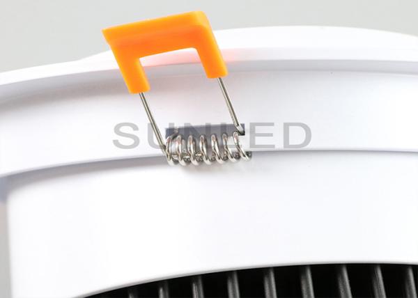 O teto do diodo emissor de luz da C.A. 220V Recessed a economia de energia Driverless da característica de Downlight