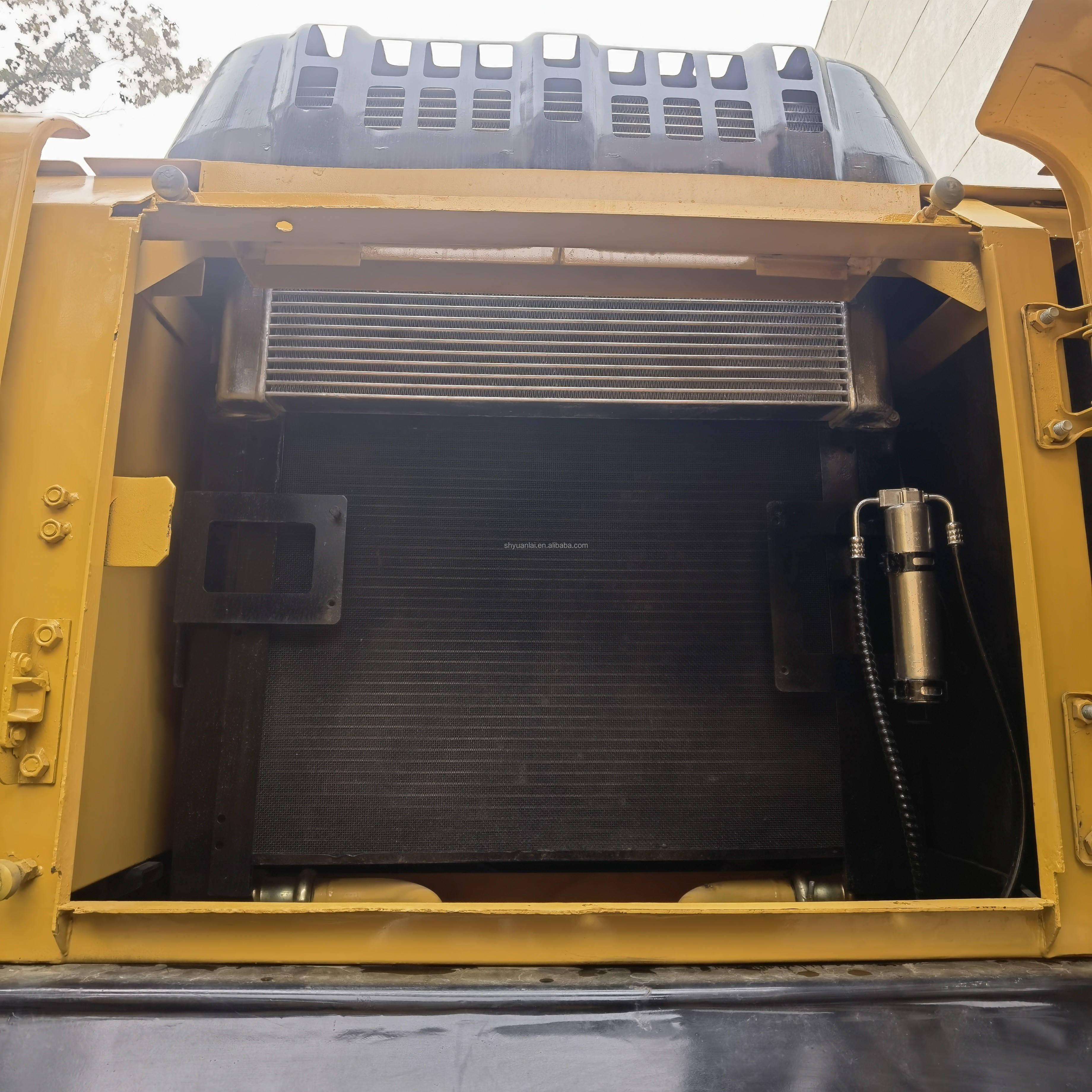 Подержанный экскаватор Sany SY305H 30 тонн в отличном состоянии для продажи по доступной цене