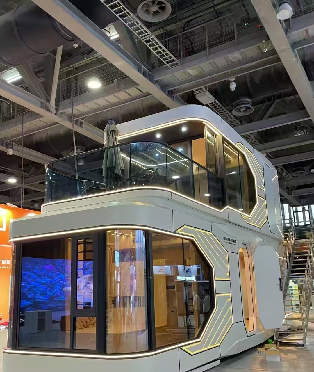 Prefab House and Office Steel Space Capsule for Camping for Courtyard Use Durable Steel Structure