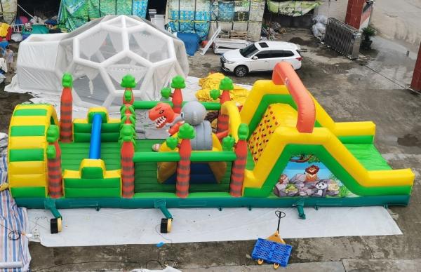 0.55mm PVC Animal Inflatable Obstacle Course With Toys 15*5*4.5m