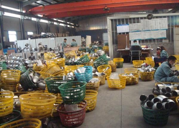 Carbon Steel / Stainless Steel Butt Weld Fittings Steel Pipe Tee with ISO9001 Approvals
