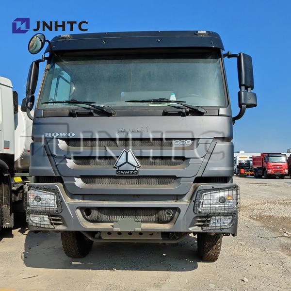 Camion réservoir d'huile Howo 6x4 380 ch Capacité 10 roues 20000 litres Camion réservoir de carburant en acier haute résistance