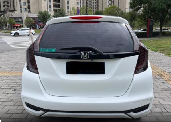 Veículo Usado Pequeno Sedan a Gás 1.5L CVT Max Pro 188km/h Velocidade 5 Portas Hatchback Óleo Carro a gasolina para Honda Fit