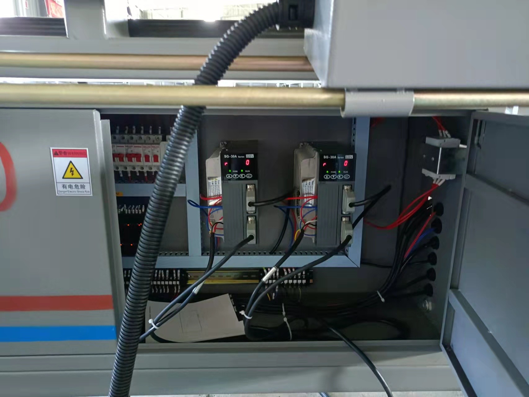 Машина тюфяка части сборочного оборудования весны монтажной платы кулачка челюсти механическая