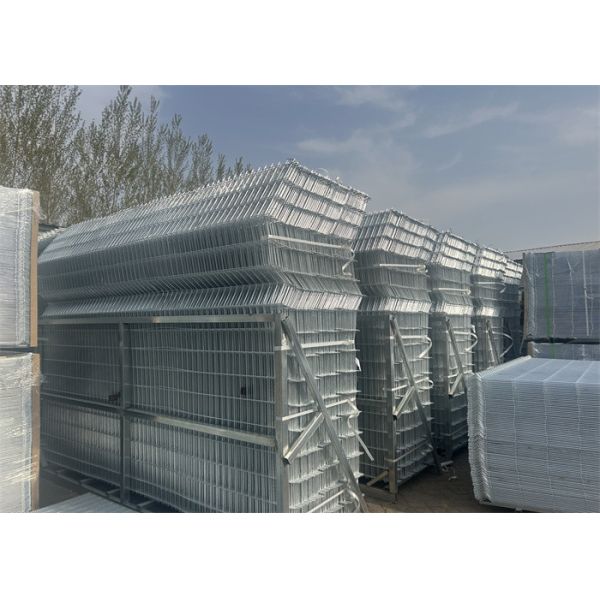 3D Curvy Fence 55*200mm Mesh Hole 3.5mm Wire Diameter For Residential Site