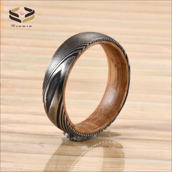 Anneaux de mariage en acier damas gravé 6mm 8mm avec incrustation de douelle de fût de whisky