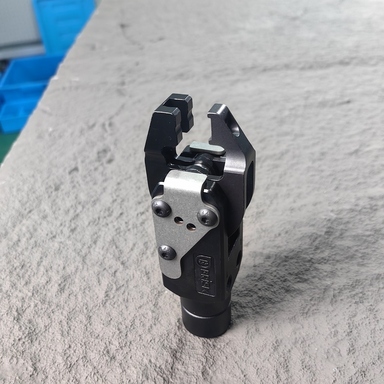 High Clamping Force Sheet Metal Gripper Load Capacity 3000kg Grip Range
