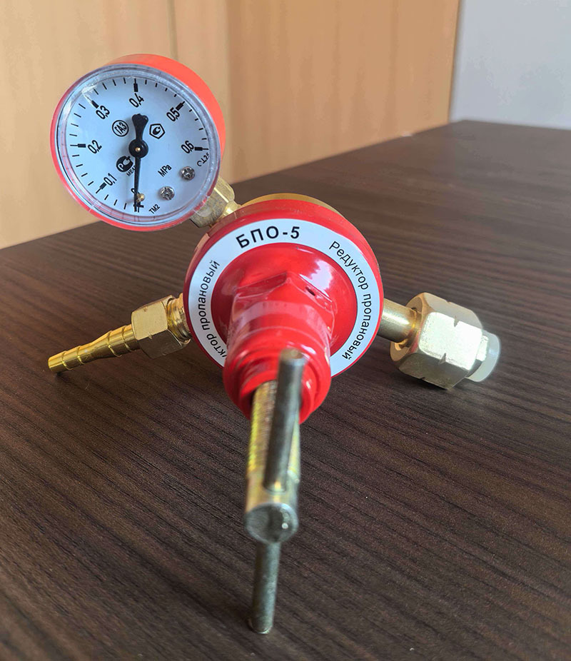 Original Russian type BPO‑5 propane gas pressure reducer ，LPG cylinder pressure regulator for welding and cutting ，Stable outlet pressure ，for propane gas ， OEM Customizable Propane Regulator