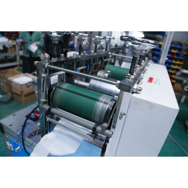 fully automatic disposable non-woven shoes cover making machine