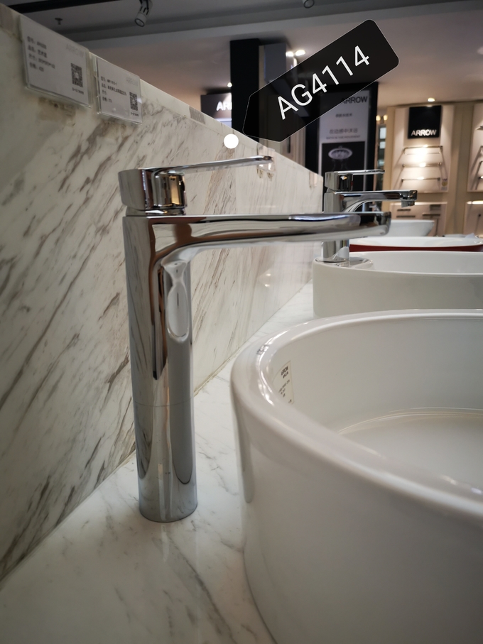 Краны смесителя Faucet таза мытья латунной ручки Faucets Chrome одиночной высокие для Bathroom туалета