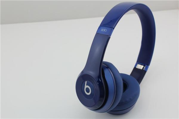Beats Solo2 Gloss Blue Headphones  Beats By Dre Wired Headphones with seal box