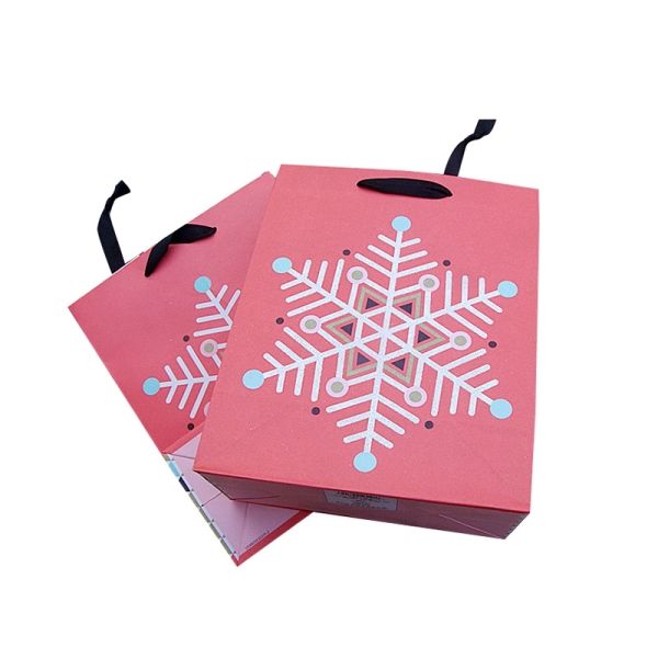 Christmas Art Paper Retail Shop Bags For Gifts Customized Color / Logo