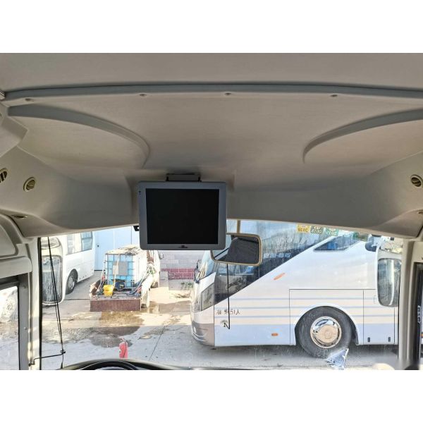 Используемый двигатель 132kw Cummins мест автобуса XMQ6771 30 тренера задний вышел управляя используемый автобус Kinglong