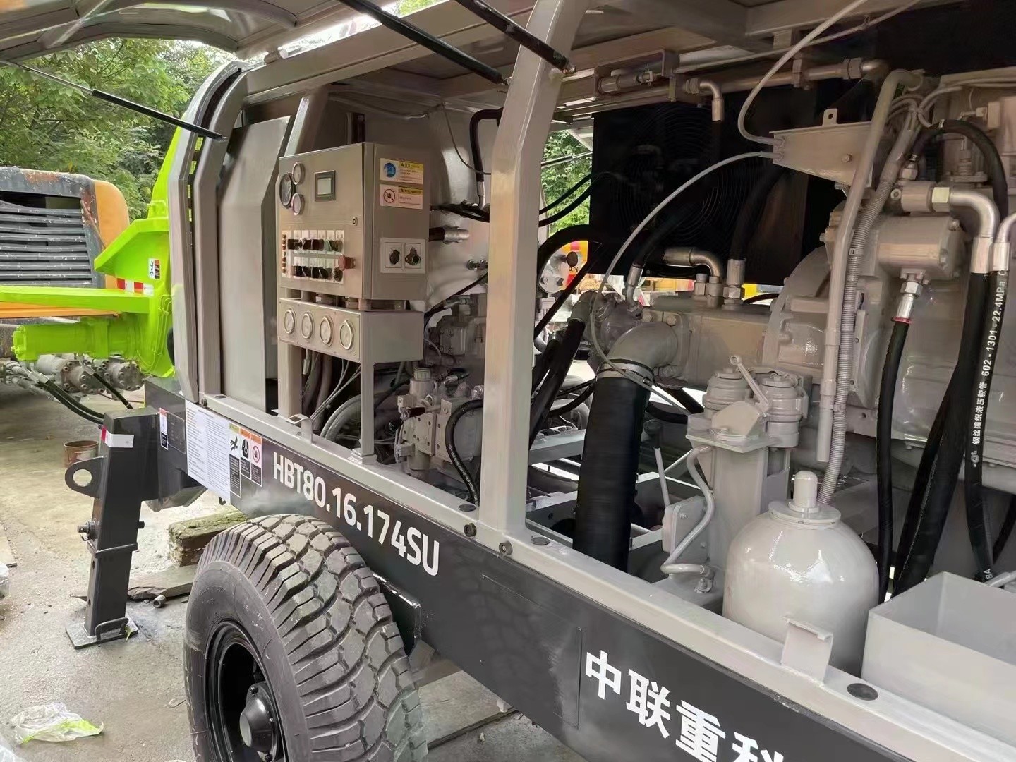 HBT8016/9018 привело конкретную емкость хоппера насоса 0.6m3 трейлера