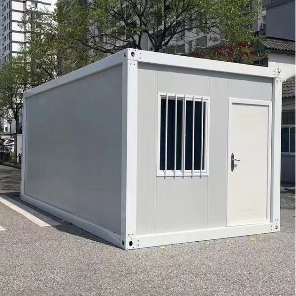 Outdoor Modern Movable Prefab Bungalow Detachable Container House with Wall Material of 50mm EPS/rockwool